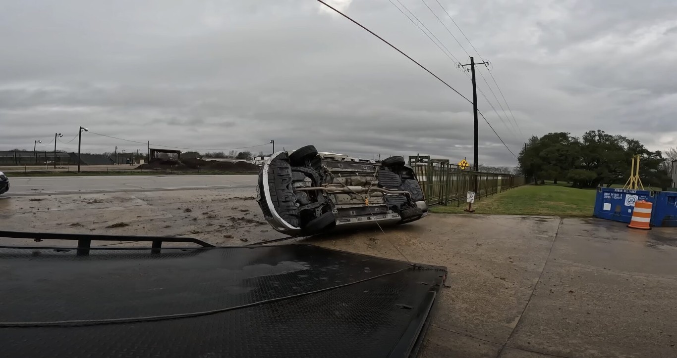 Accident recovery and winching service for vehicle emergencies